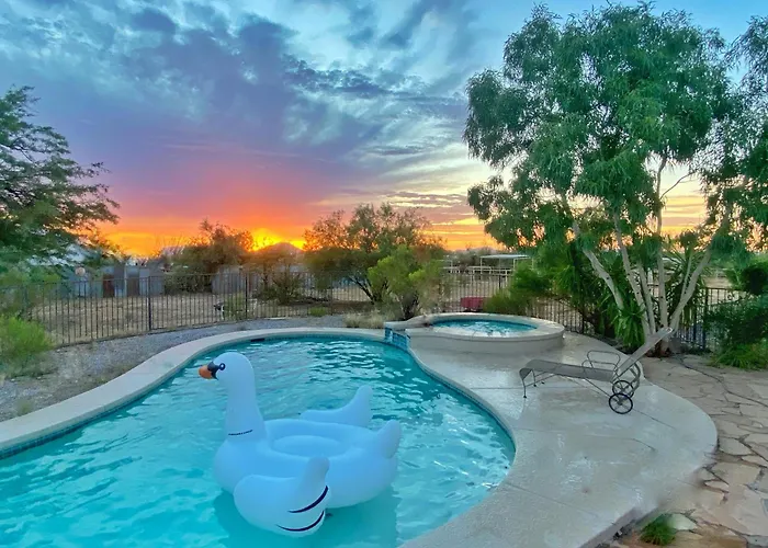 Holiday home Lazy H Bar Desert Outpost Ranch House With Pool And Hot Tub *